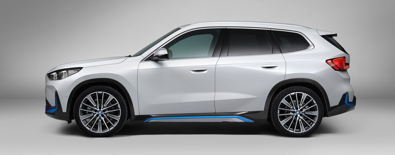 STYLISTYKA BMW iX1